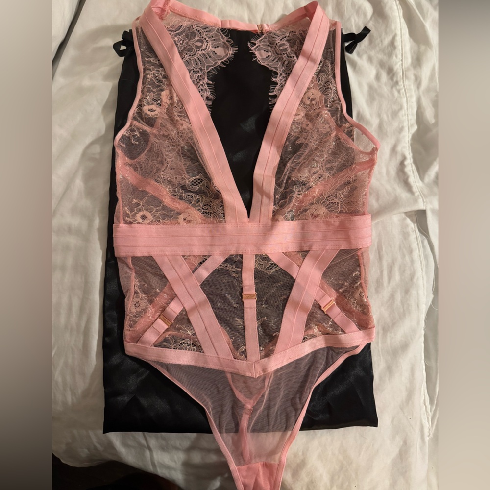 Honey Birdette BELINDA💕 Light Pink Blush Floral Lace Bodysuit Small